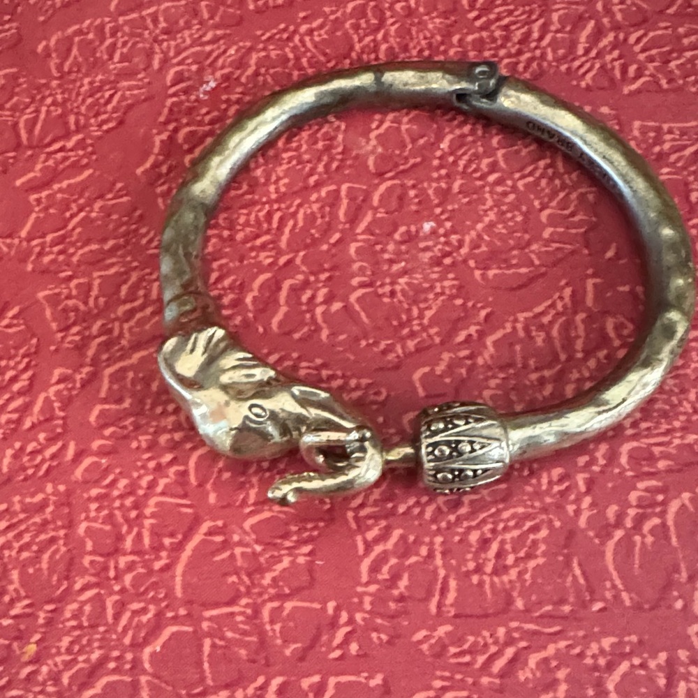 Lucky Brass colored Elephant banjo hinged Bracelet